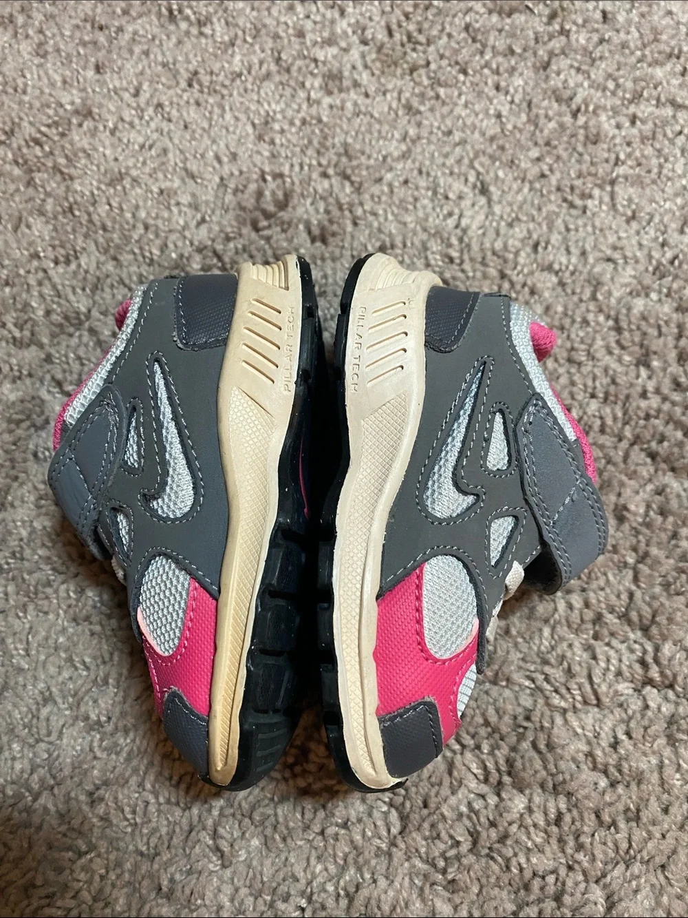 Nike Pillar TECH basketball Toddler Gray and Pink Velcro Sneakers size 4C